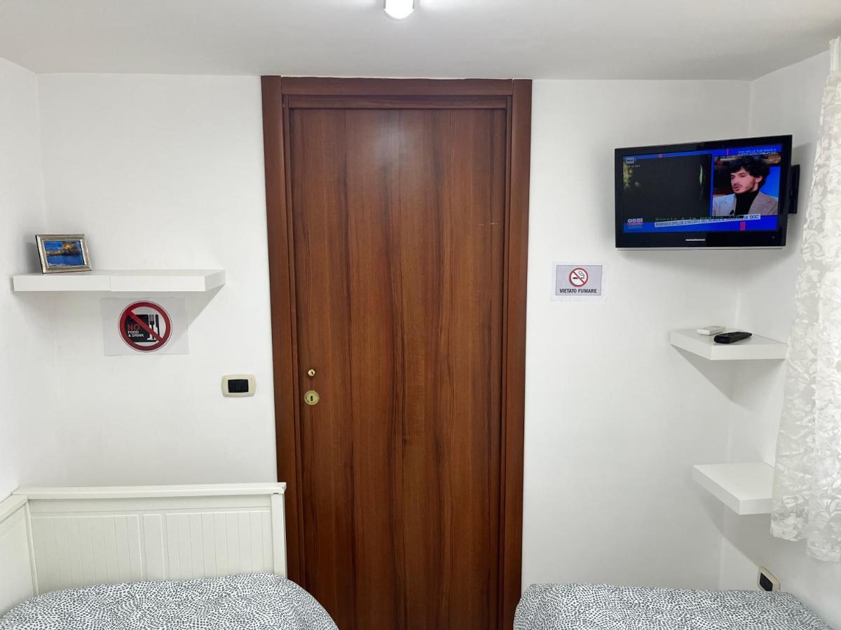 Regy Bed & Breakfast Napoli Ngoại thất bức ảnh